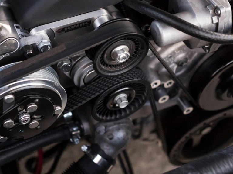 Motor mit Riemen
